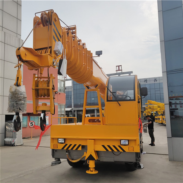 8噸吊車(chē)廠(chǎng)家淺析怎樣延長(cháng)8噸吊車(chē)的使用期限