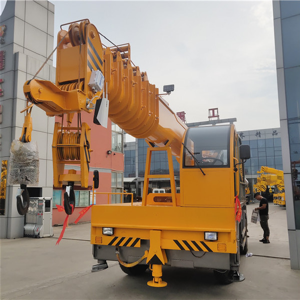 鑫達重工12噸吊車(chē) 鑫達重工12噸吊車(chē)