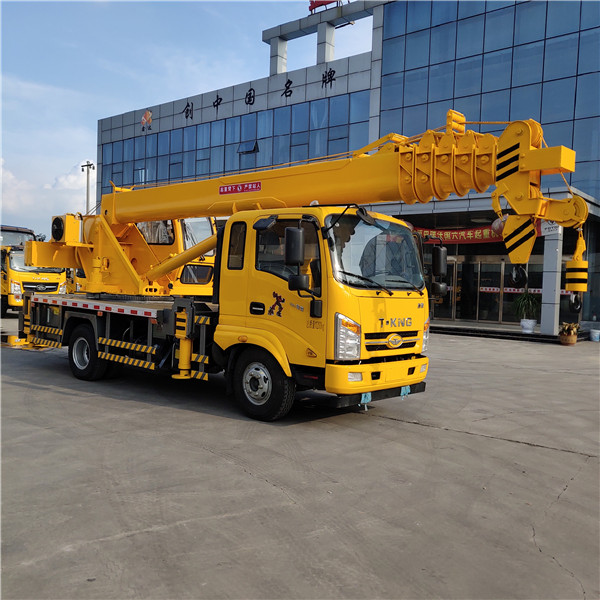 10噸汽車(chē)吊多少錢(qián)一輛